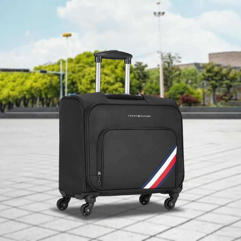 Tommy Hilfiger Roosevelt overnighter soft luggage in Black