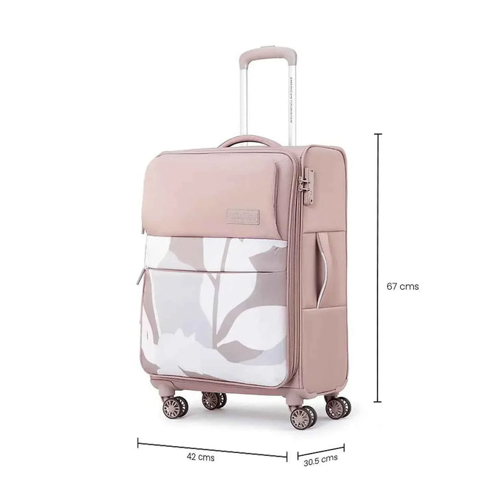 Cabin-friendly luggage at Manglam World