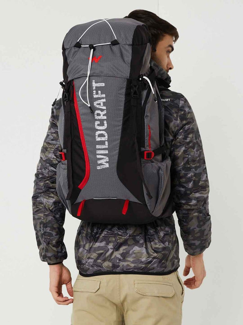 Wildcraft Trailblazer 40 L trekking rucksack in Black Grey - harness detail
