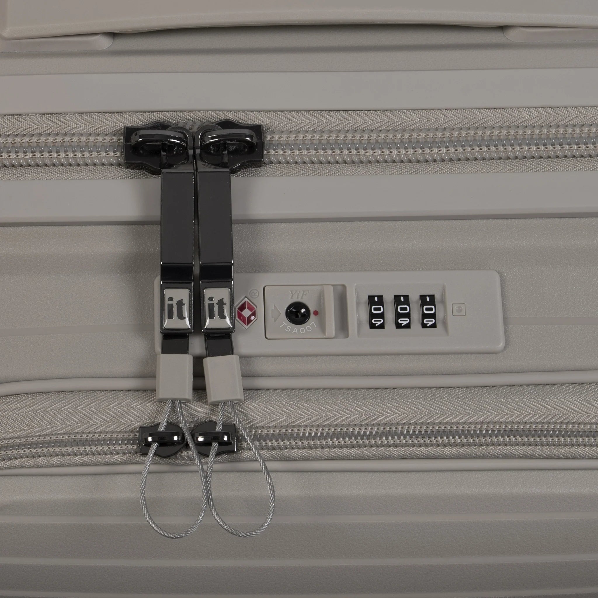 IT Luggage Spontaneous Feather Grey Trolley Bag