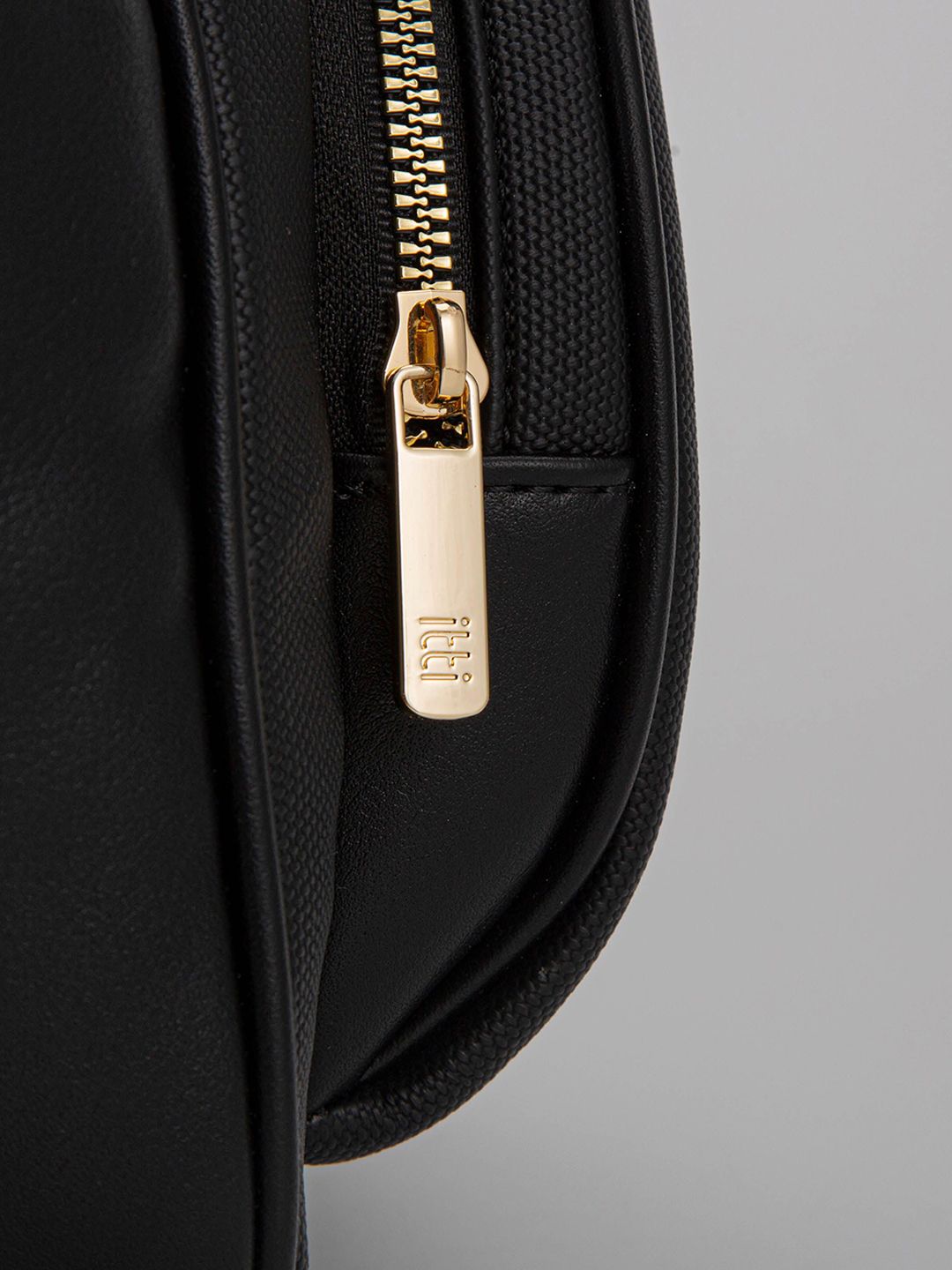 Itti Women Olivia Textured Backpack