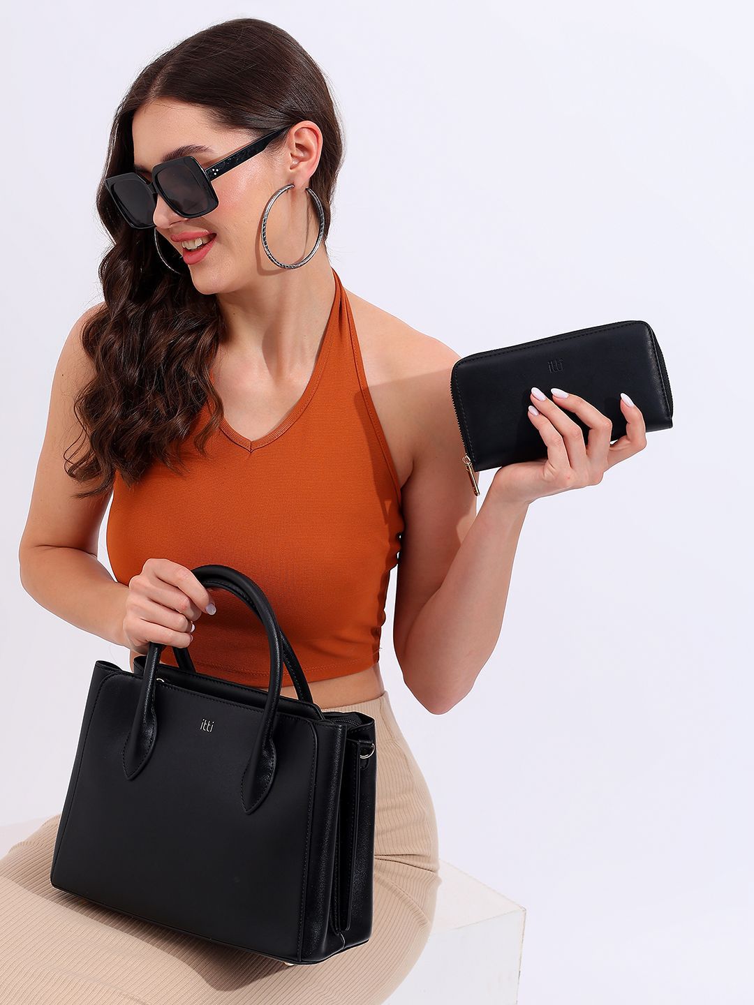 Ittii Leah Women Handbag
