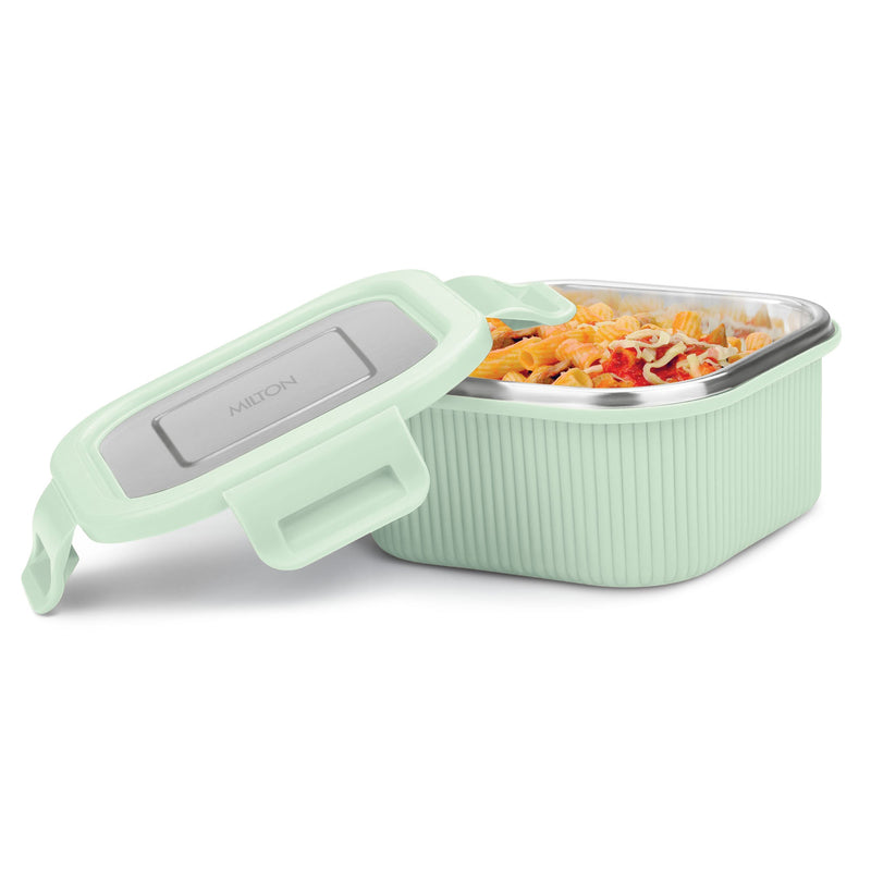 Milton Cool Touch Square Insulated Container — angle view