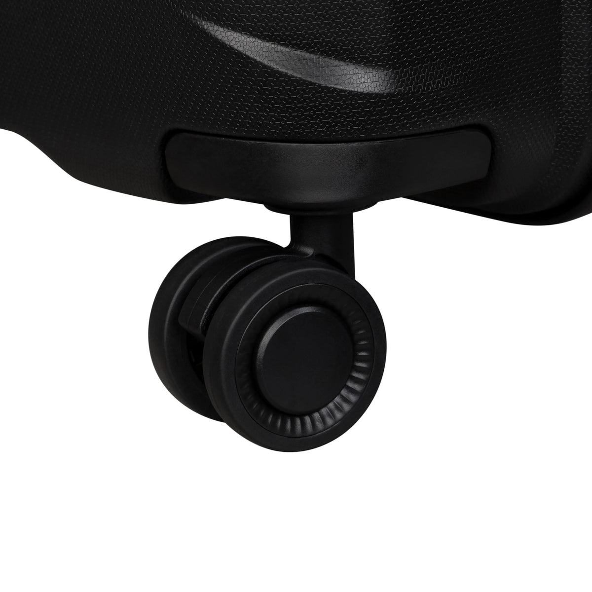 IT Luggage Momentous Black Trolley Bag