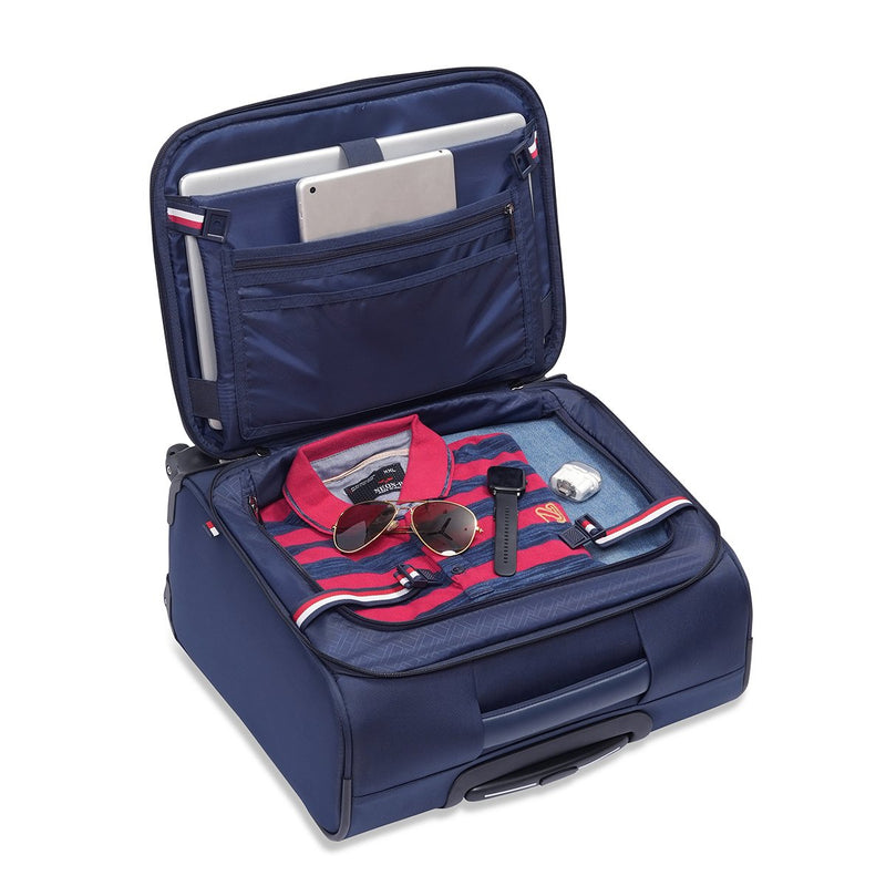Tommy Hilfiger Carolina overnighter in Navy — view 6
