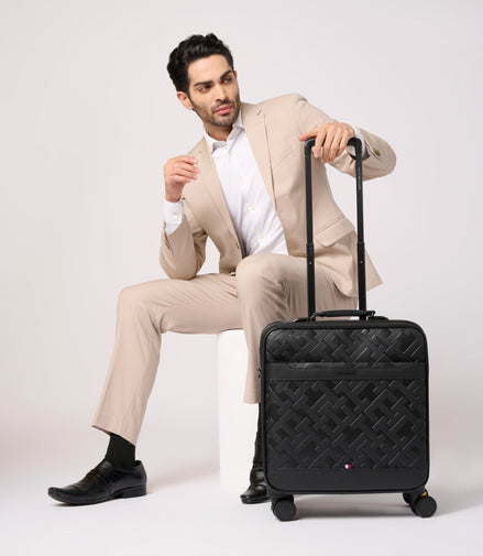 Tommy Hilfiger Benjamin overnighter in Black — view 2