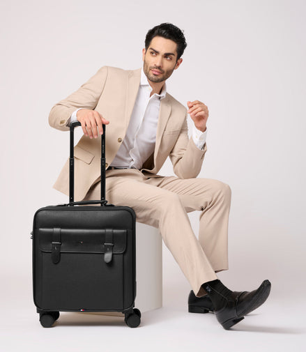 Tommy Hilfiger Lincoln overnighter in Black — view 2