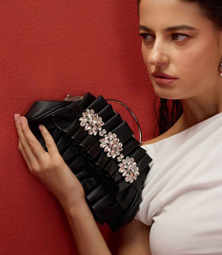 AKIKI London Richmond Small Handle Clutch