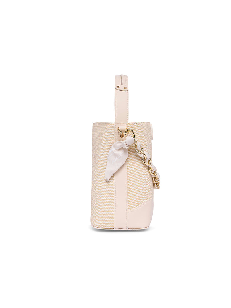 AKIKI London Sudbury 23 Medium Bucket Bag Off White detail