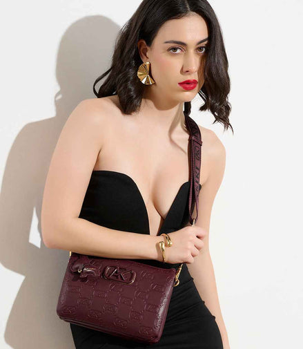 AKIKI London Purely 25 Medium Sling Bag