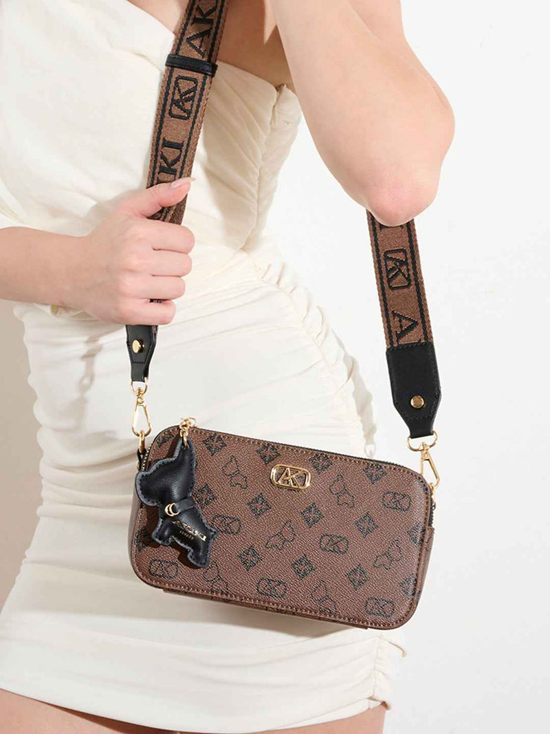 AKIKI London Kew 22 Box Small Sling Bag