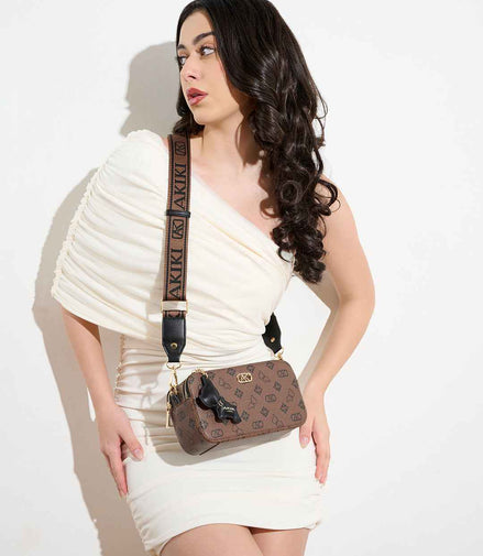 AKIKI London Kew 22 Box Small Sling Bag