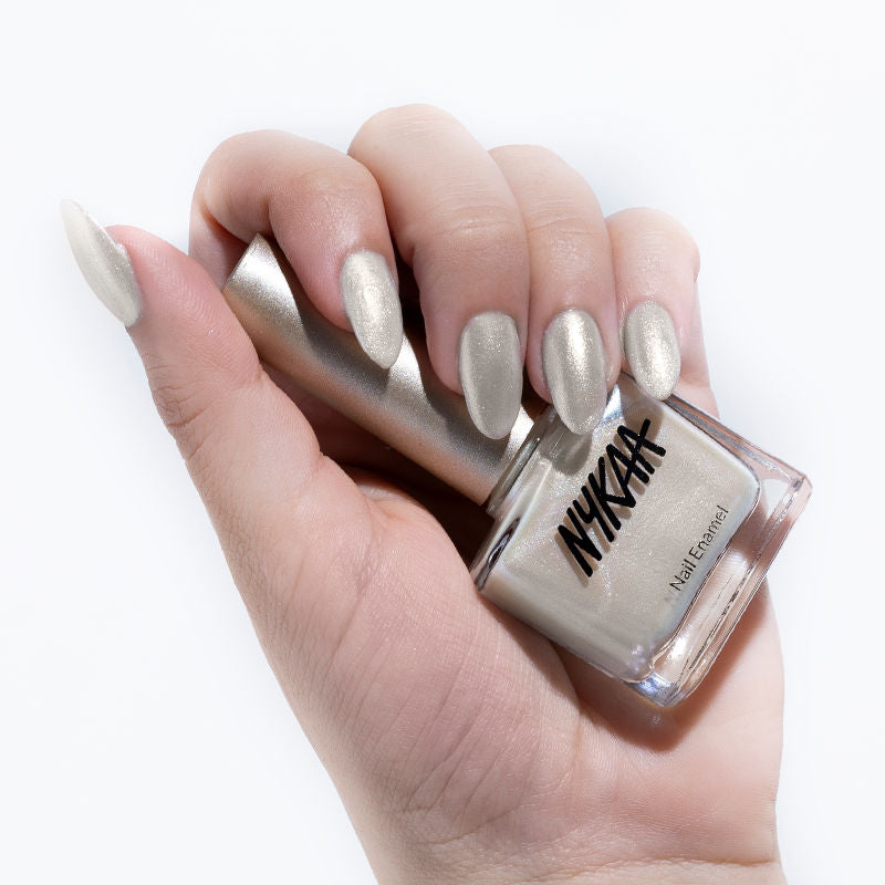Nykaa Fall Winter Collection Nail Enamel — side view