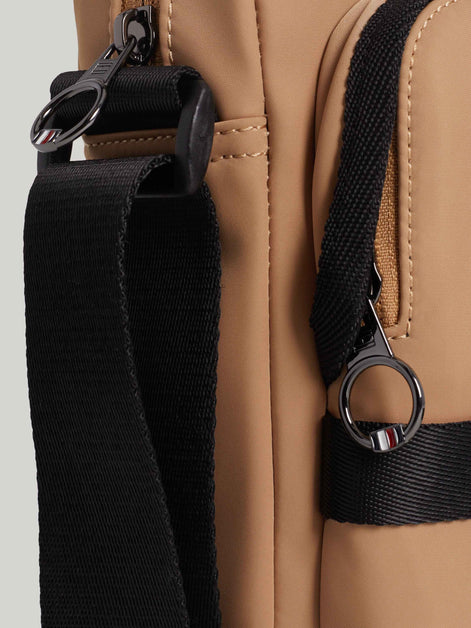Tommy Hilfiger Flin Small Reporter Bag