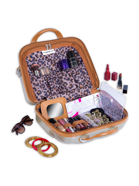 IT Luggage St. Tropez Champagne Vanity Case