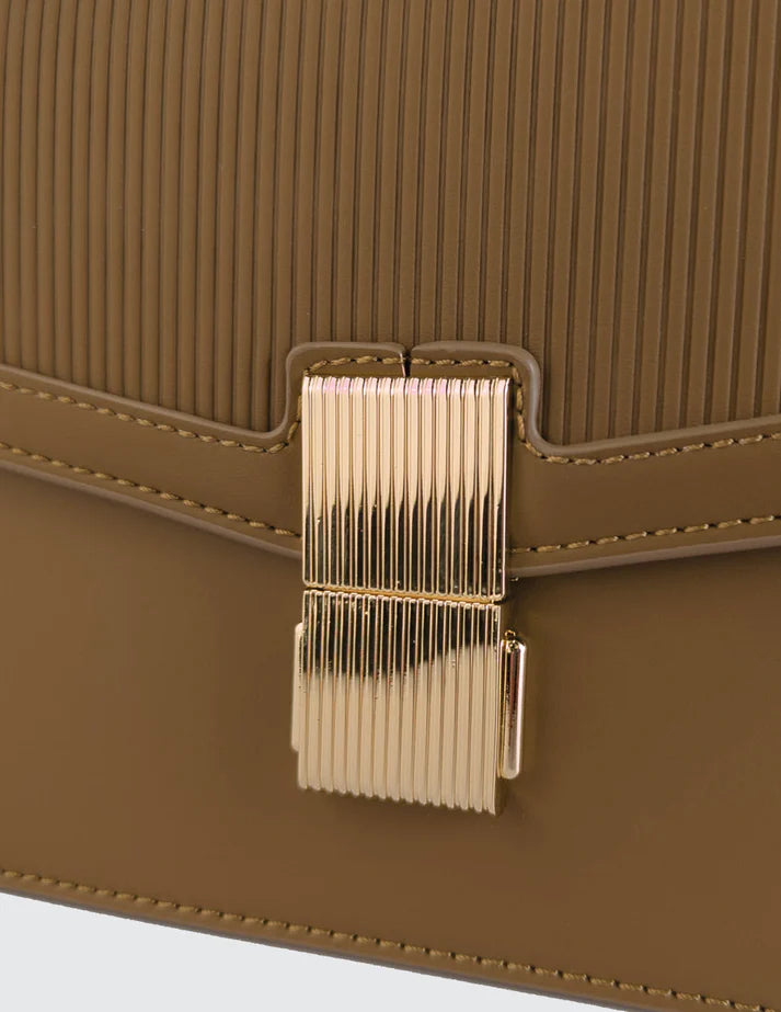 Itti Elsie Box Women Handbag