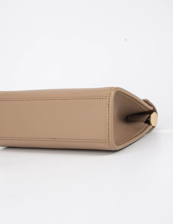 Itti Kai Women Handbag