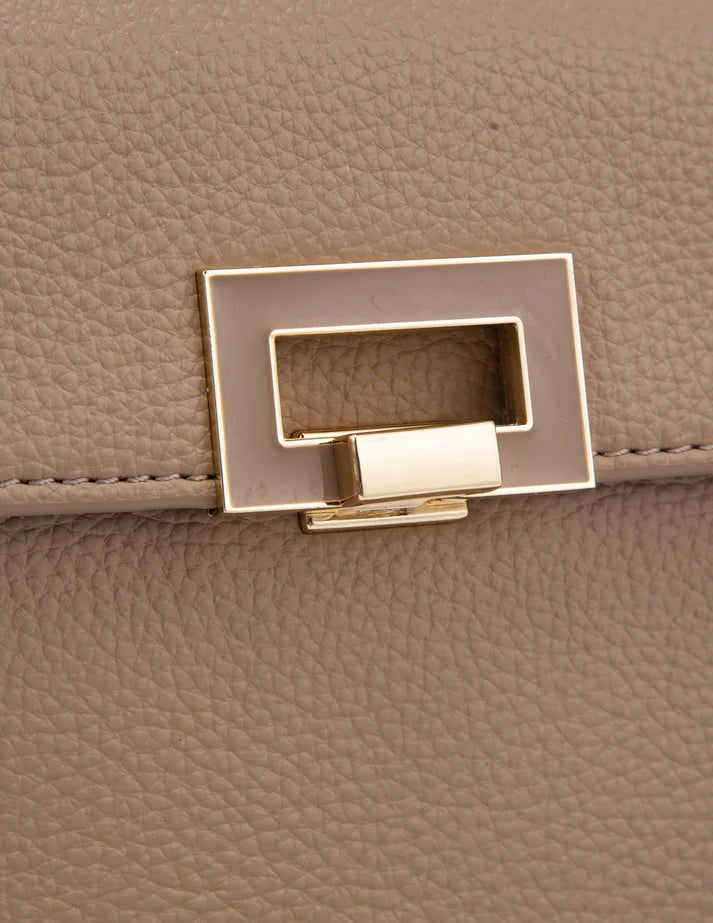 Itti Kai Women Handbag