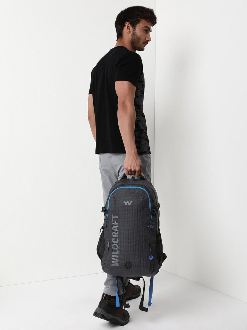 Wildcraft Techpack 30 30L trekking backpack in Black - view 6